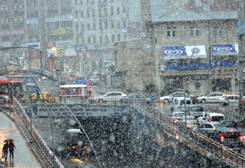 Meteorolojiden kuvvetli rüzgar ve fırtına uyarısı