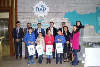 Minik öğrenciler DAP’tan kütüphane istedi