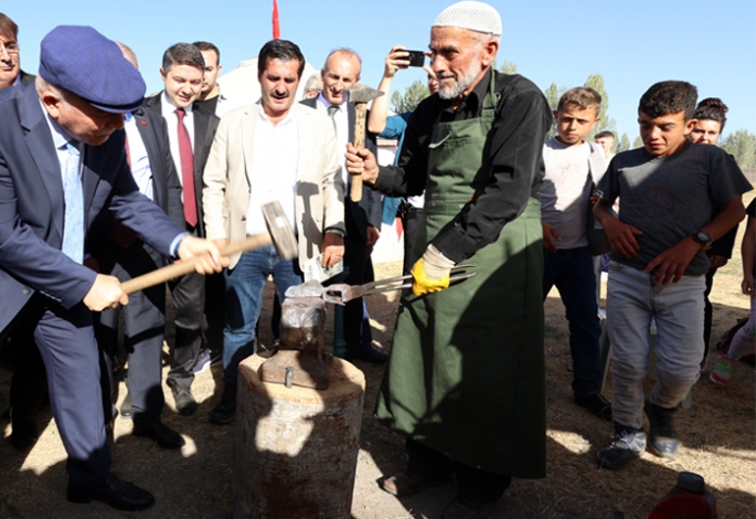 Pasinler Zaferi coşkuyla kutlandı