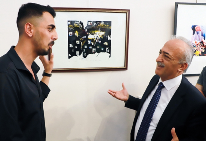 Resim bölümü öğrencileri eserlerini sergiledi