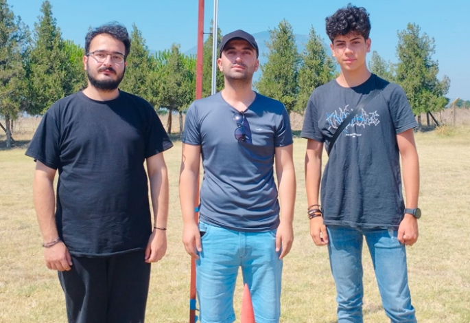 Roket fırlatıp şampiyon oldular