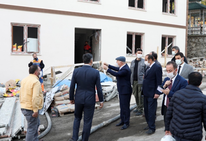 Sekmen: 'Erzurum'a hizmet en büyük onur'