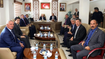 Sekmen muhtarlarla istişare etti