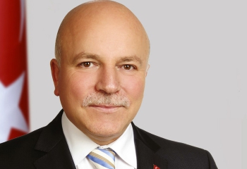 Sekmen: “Türk Polis Teşkilatı’mıza Müteşekkiriz”