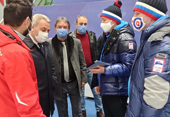 Tekerlekli Curlingte İkili Kamp