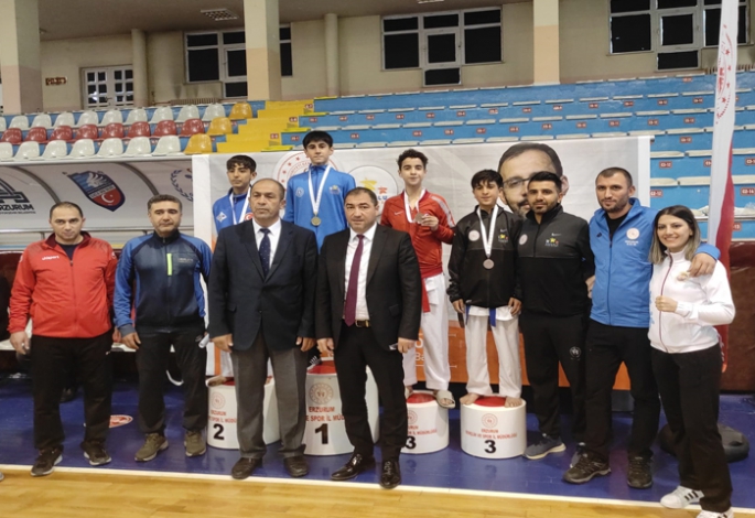 Tekmeler Analig Finalleri için kalktı