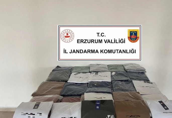 Telefon ve taklit marka tişört ele geçirildi
