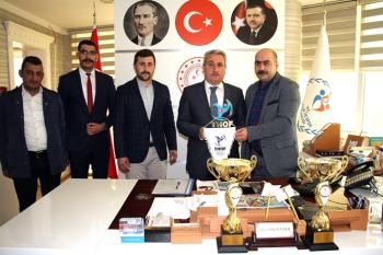 THOF’dan Taşkesenligil’e teşekkür ziyareti