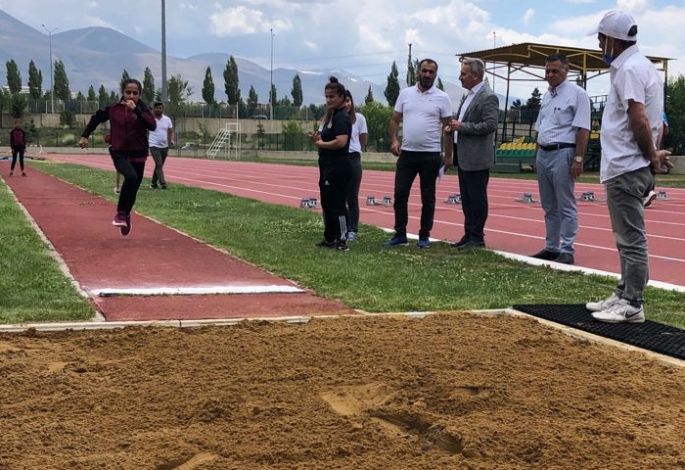 U14’ler bölge birinciliği için koştu