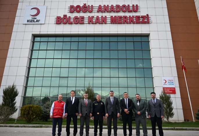 Vali Çiftçi’den Doğu Anadolu Bölge Kan Merkezi’ne ziyaret 