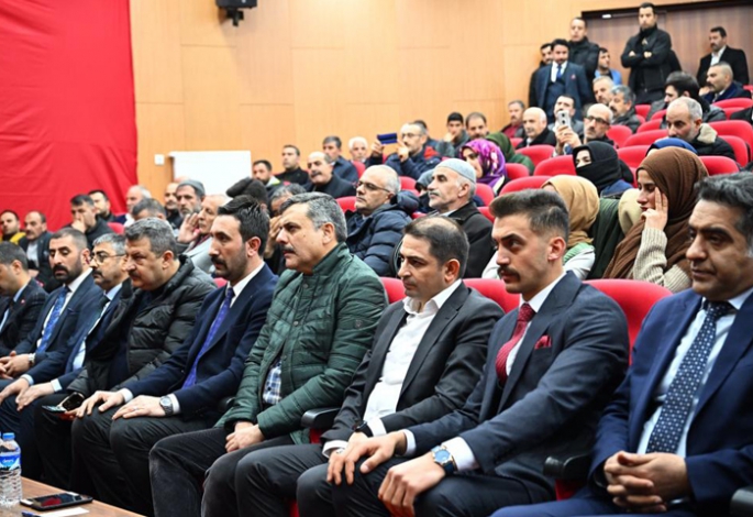 Vali Çiftçi hafız öğrencilere ödüllerini verdi