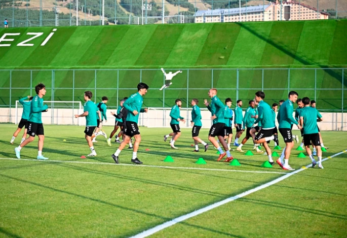 Vali Çiftçi, Konyaspor antrenmanını izledi