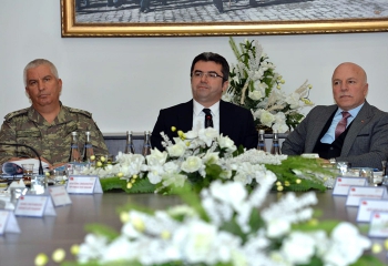 Vali Memiş, Havaalanında termal kamera faaliyette 