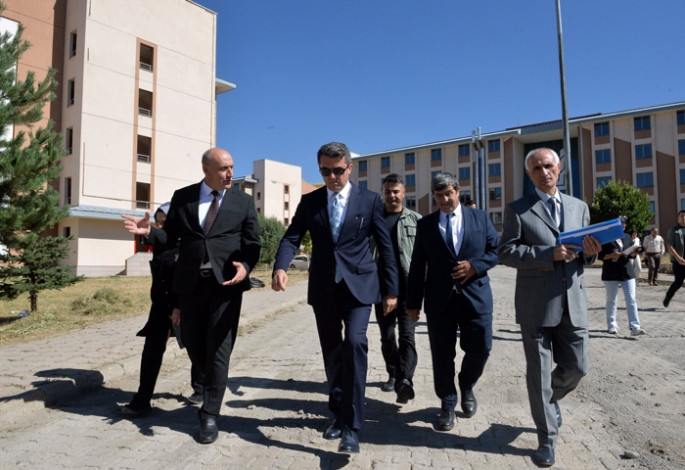 Vali Memiş öğrenci yurtlarını denetledi