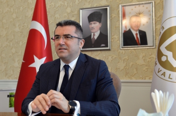 Vali Memiş,  öğrencilerin dersine konuk oldu