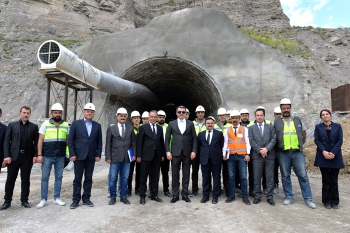 Vali Memiş Pirinkayalar tünelini inceledi