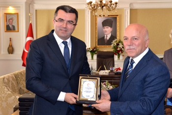Vali Memiş turizme katkı sunanları unutmadı