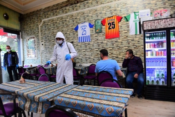 Yakutiye’nin dezenfekte mesaisi sürüyor