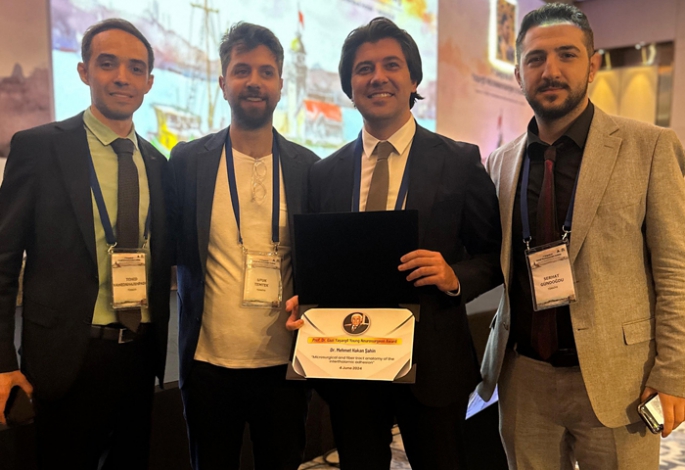 Yılın en iyi genç Beyin Cerrahı ödülü Şahin’e