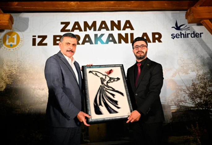 Zamana İz Bırakanlara teşekkür ve plaket